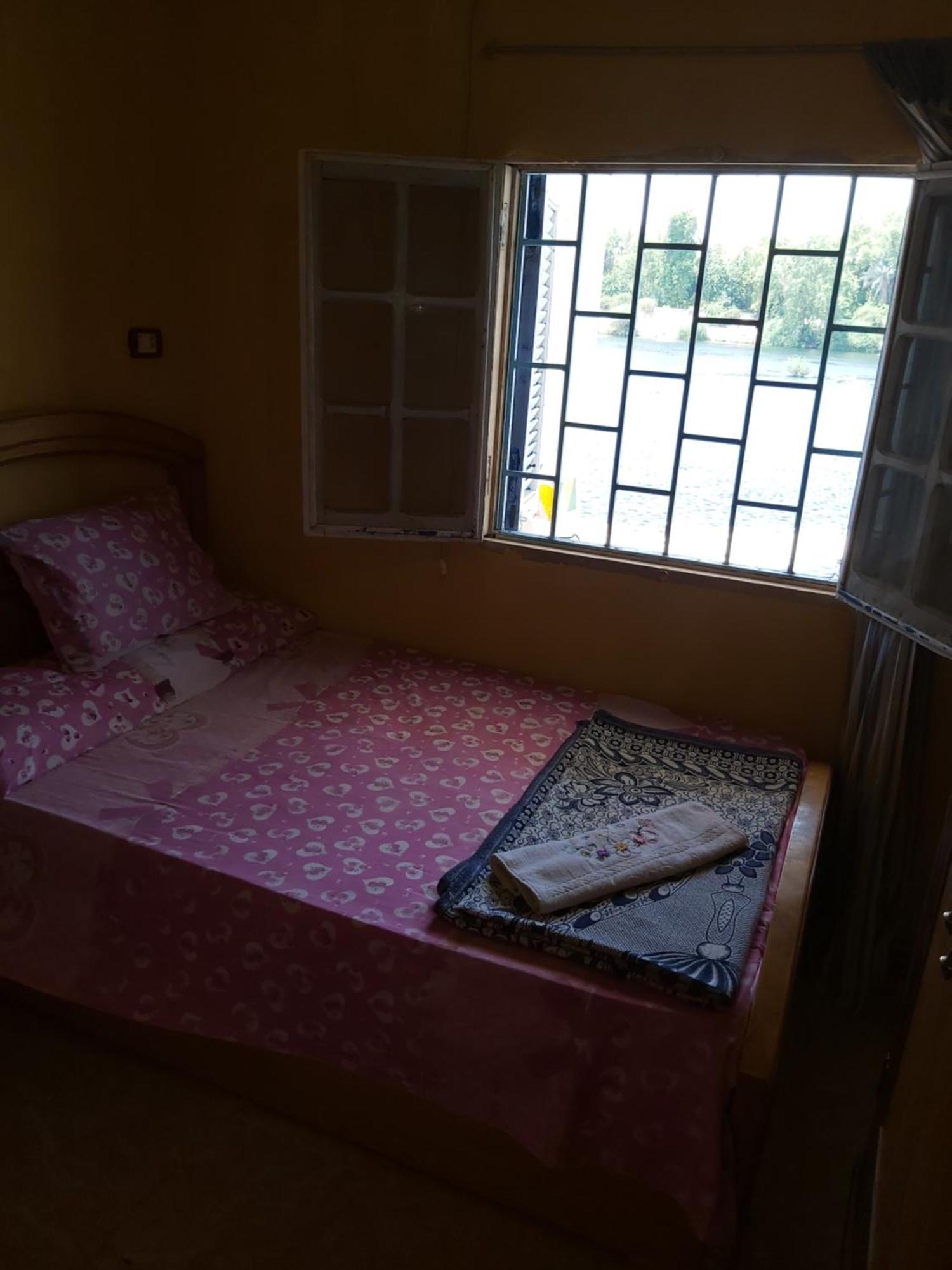 فندق Otasho Nile View House أسوان الغرفة الصورة
